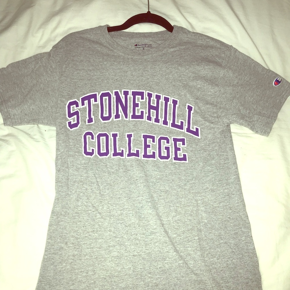Stonehill College Short Sleeve T-Shirt Size S